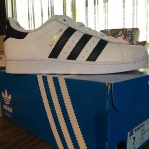Superstar adidas.
